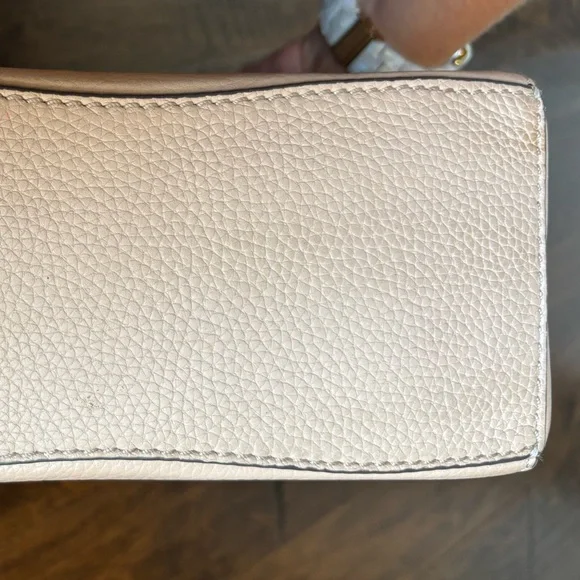 Tory Burch Shoulder Bag— Soft pebbled leather - Picture 3 of 7